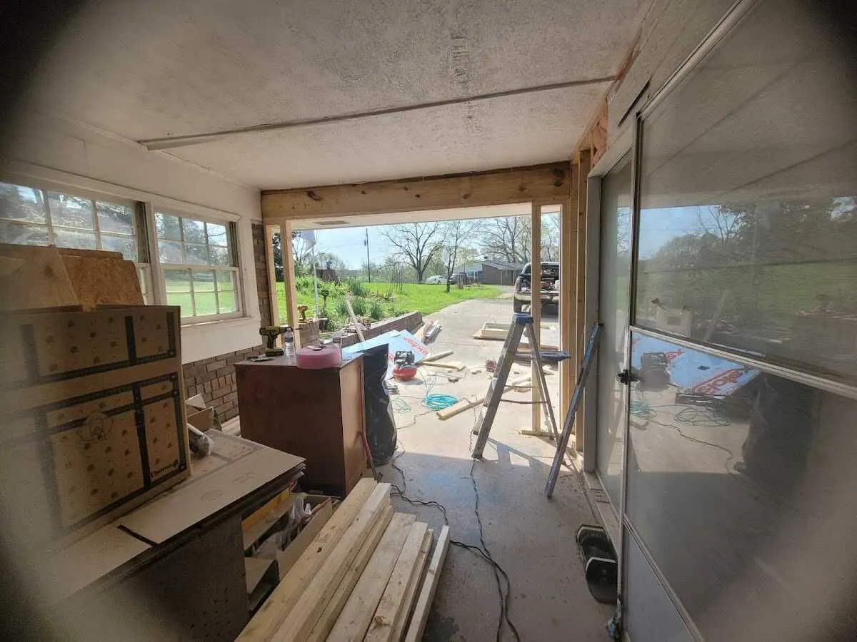 Air movers and dehumidifier for Water Mitigation Services in Schroeppel